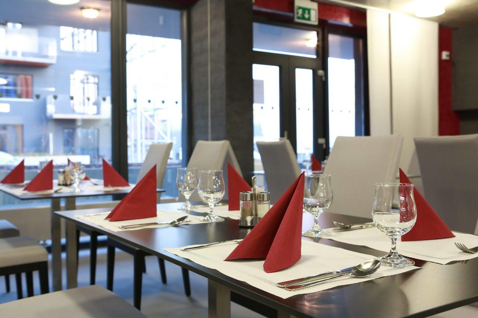 Campea Aparthotel Brno Ngoại thất bức ảnh